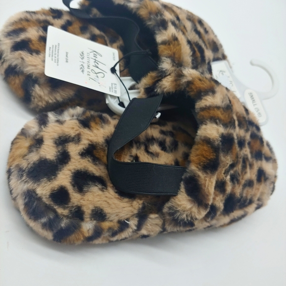 NEW Cheetah Animal Print Plush Faux Fur Slide Cozy Slippers Comfy Cute 5/6 - Picture 4 of 5